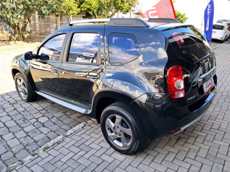 RENAULT - DUSTER - 2013/2014 - Preta - R$ 55.900,00