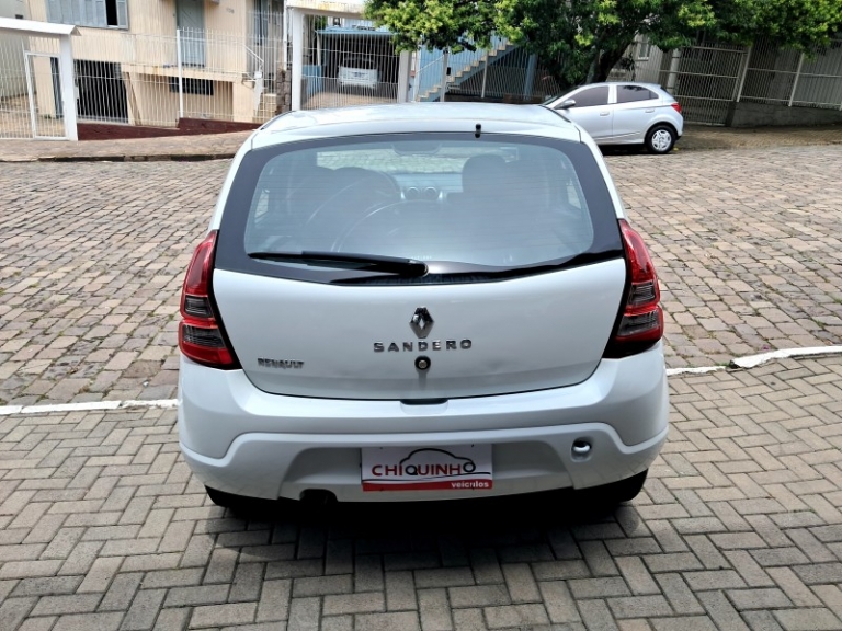 RENAULT - SANDERO - 2012/2013 - Branca - R$ 32.900,00