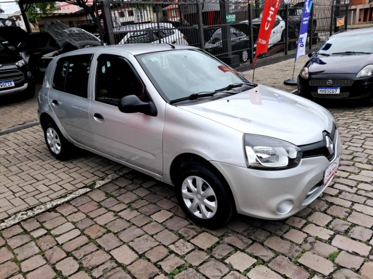 RENAULT - CLIO - 2012/2013 - Prata - R$ 29.900,00