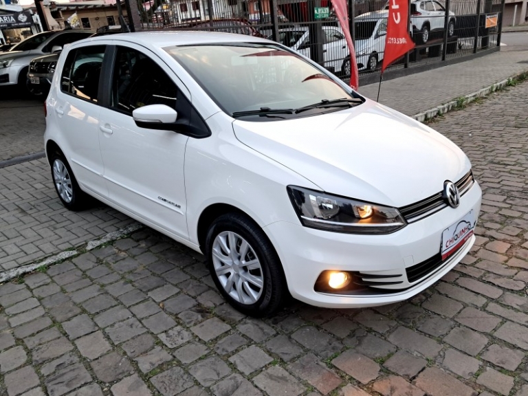 VOLKSWAGEN - FOX - 2014/2015 - Branca - R$ 47.900,00