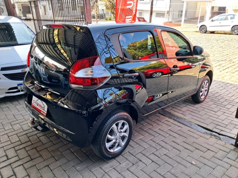 FIAT - MOBI - 2019/2019 - Preta - R$ 37.900,00