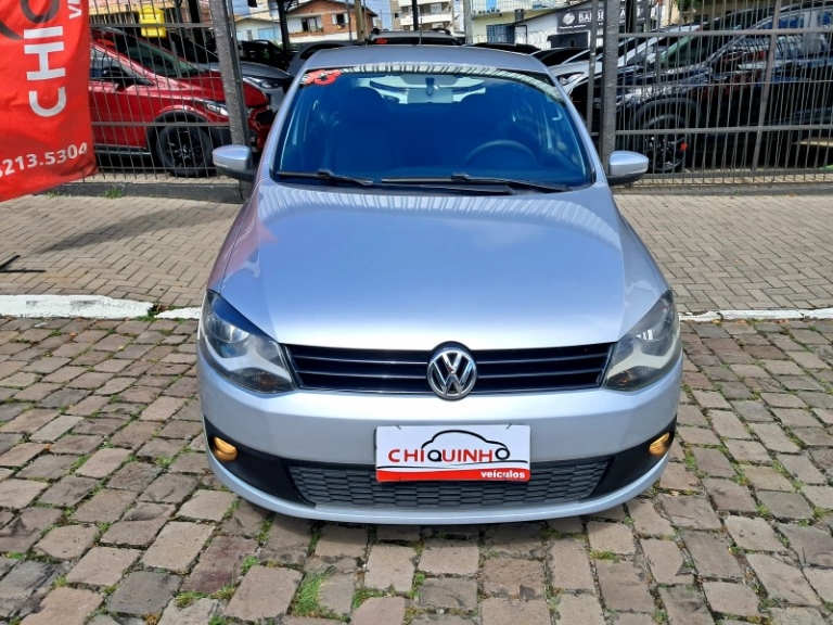 VOLKSWAGEN - FOX - 2013/2013 - Prata - R$ 39.900,00