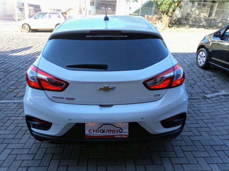 CHEVROLET - CRUZE - 2018/2019 - Branca - R$ 109.900,00