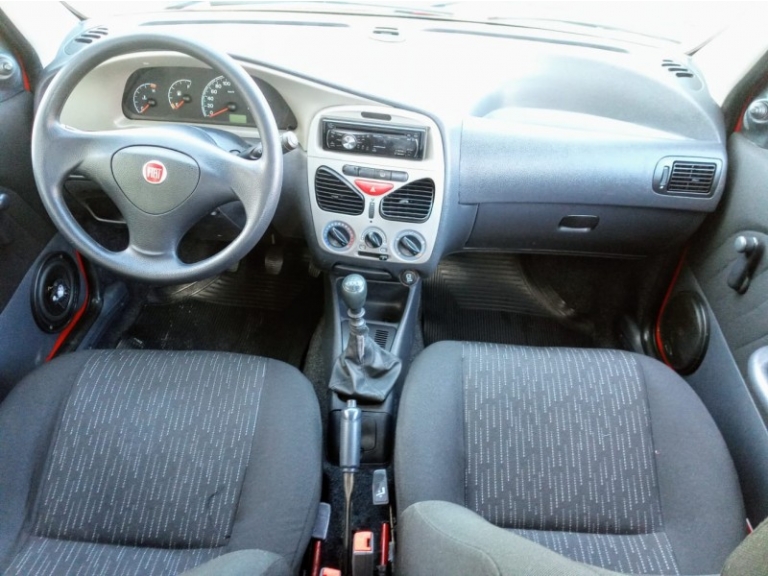 FIAT - SIENA - 2011/2012 - Vermelha - R$ 27.900,00