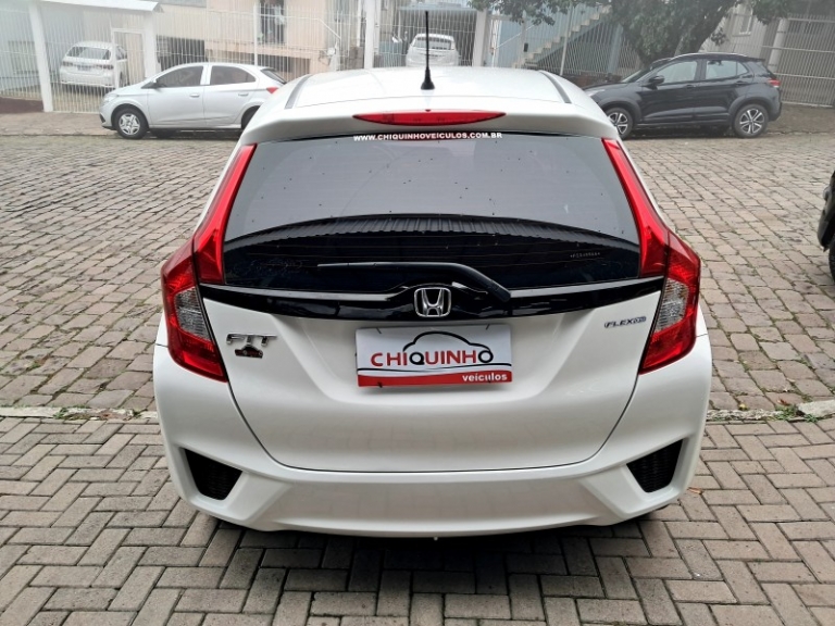 HONDA - FIT - 2015/2015 - Branca - R$ 59.900,00