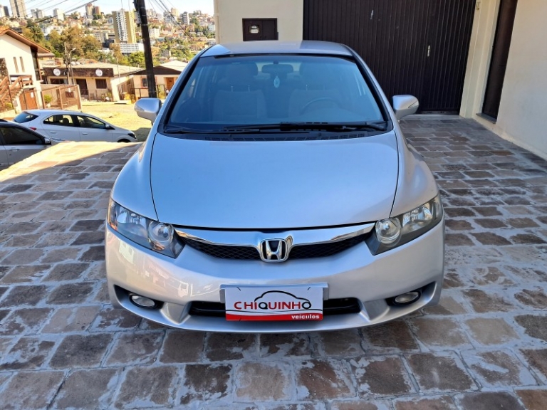 HONDA - CIVIC - 2010/2011 - Prata - R$ 56.900,00