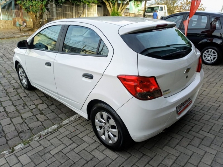 CHEVROLET - ONIX - 2019/2019 - Branca - R$ 54.900,00