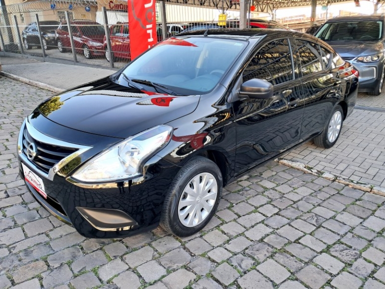 NISSAN - VERSA - 2020/2021 - Preta - R$ 64.900,00