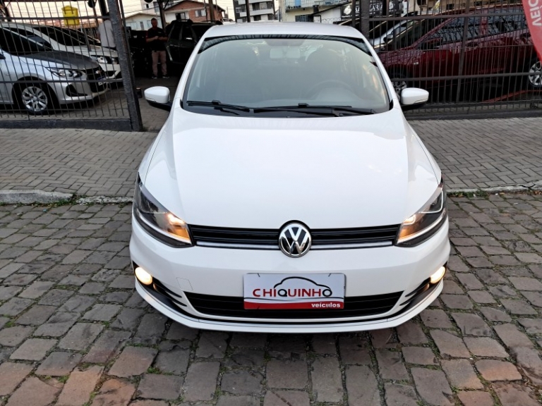 VOLKSWAGEN - FOX - 2014/2015 - Branca - R$ 47.900,00