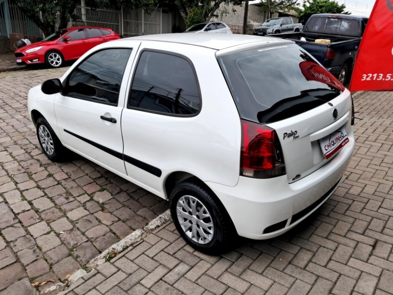 FIAT - PALIO - 2015/2015 - Branca - R$ 31.900,00