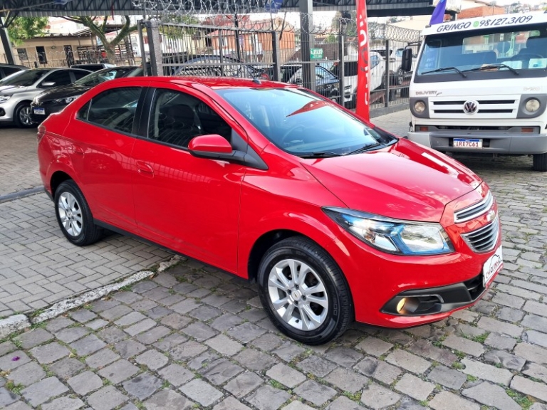 CHEVROLET - PRISMA - 2013/2014 - Vermelha - R$ 51.900,00