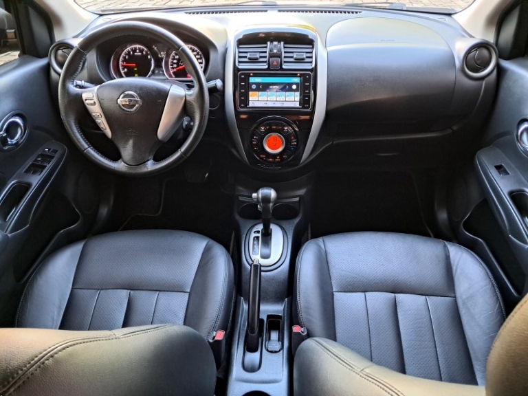 NISSAN - VERSA - 2018/2018 - Cinza - R$ 63.900,00