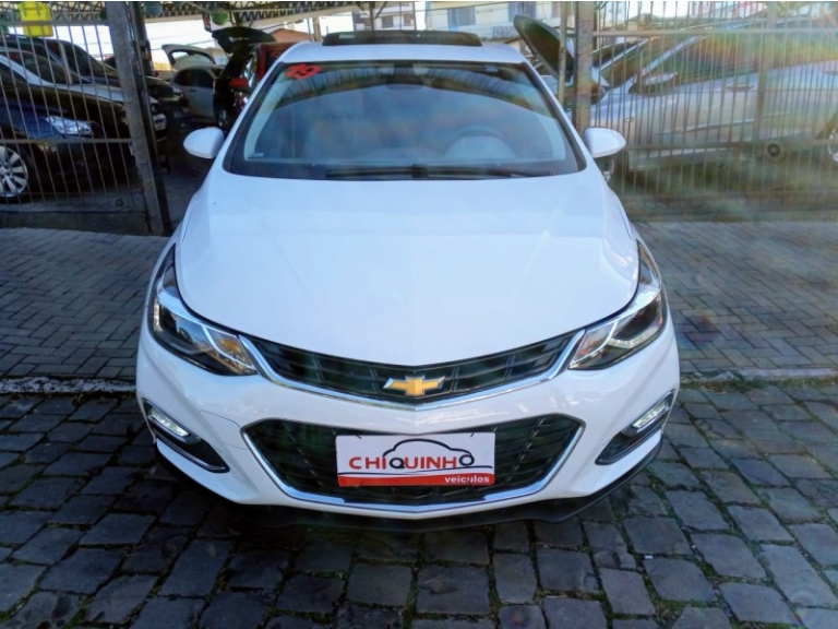 CHEVROLET - CRUZE - 2018/2019 - Branca - R$ 109.900,00