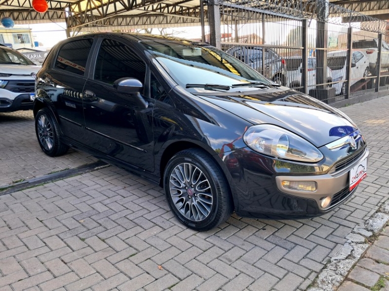 FIAT - PUNTO - 2012/2013 - Preta - R$ 45.900,00