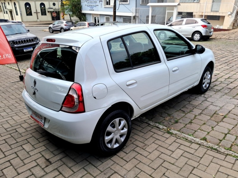 RENAULT - CLIO - 2015/2016 - Branca - R$ 38.900,00