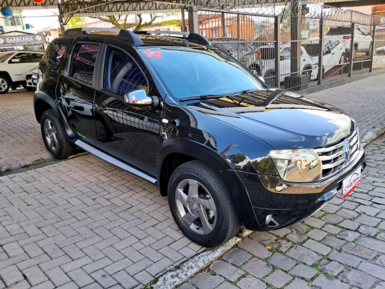 RENAULT - DUSTER - 2013/2014 - Preta - R$ 55.900,00