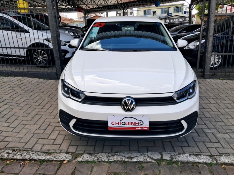 VOLKSWAGEN - POLO - 2023/2023 - Branca - R$ 75.900,00