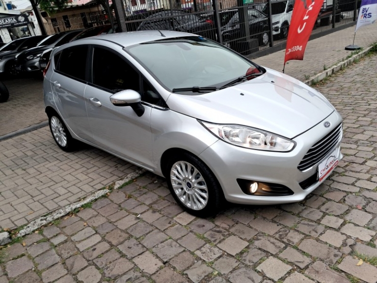 FORD - FIESTA - 2015/2015 - Prata - R$ 49.900,00