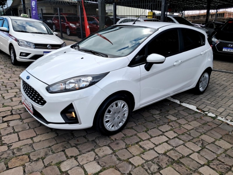 FORD - FIESTA - 2017/2018 - Branca - R$ 59.900,00