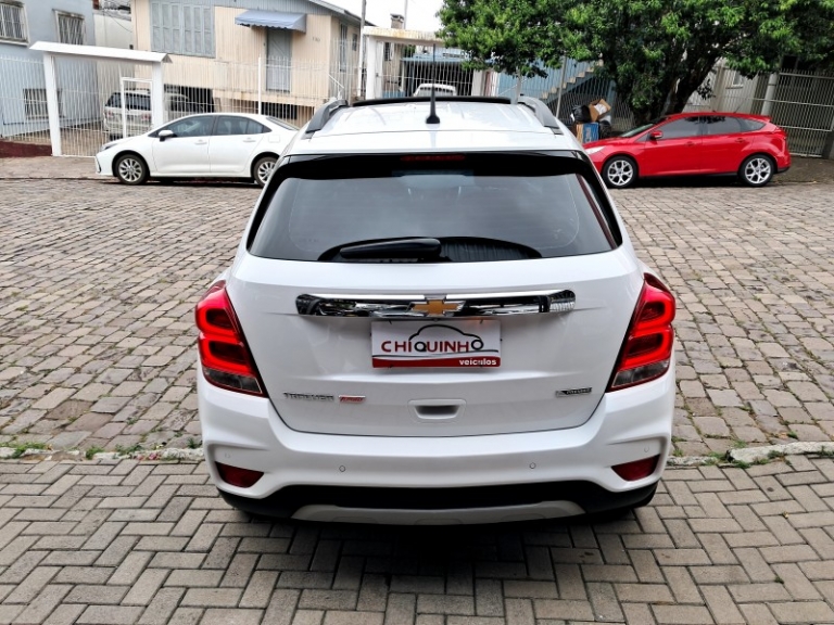 CHEVROLET - TRACKER - 2017/2018 - Branca - R$ 95.900,00