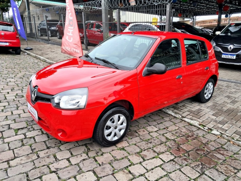 RENAULT - CLIO - 2013/2014 - Vermelha - R$ 32.900,00