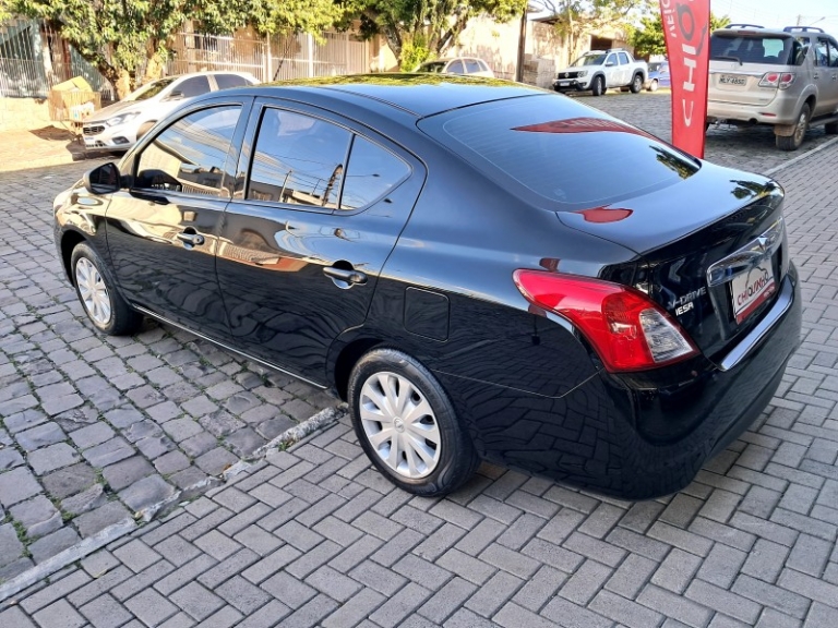 NISSAN - VERSA - 2020/2021 - Preta - R$ 64.900,00