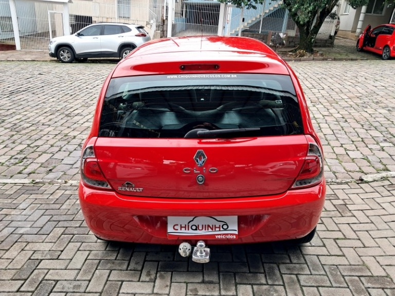 RENAULT - CLIO - 2013/2014 - Vermelha - R$ 32.900,00