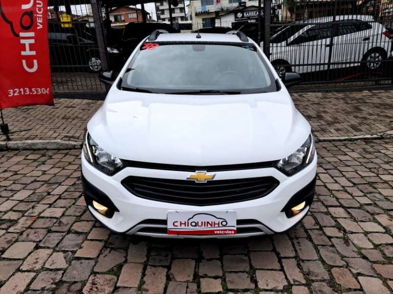 CHEVROLET - ONIX - 2017/2018 - Branca - R$ 69.900,00