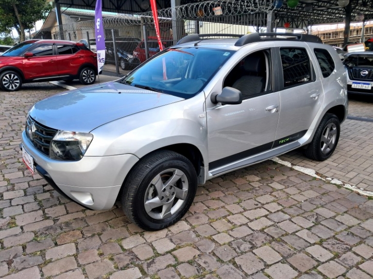 RENAULT - DUSTER - 2014/2015 - Prata - R$ 56.900,00