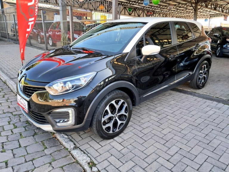 RENAULT - CAPTUR - 2017/2018 - Preta - R$ 79.900,00