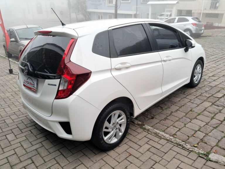 HONDA - FIT - 2015/2015 - Branca - R$ 59.900,00