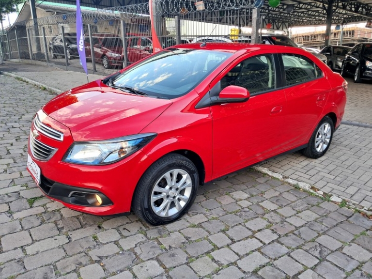 CHEVROLET - PRISMA - 2013/2014 - Vermelha - R$ 51.900,00