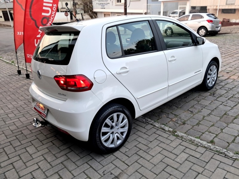 VOLKSWAGEN - FOX - 2014/2015 - Branca - R$ 47.900,00