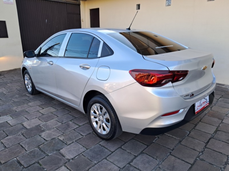 CHEVROLET - ONIX - 2019/2020 - Prata - R$ 71.900,00