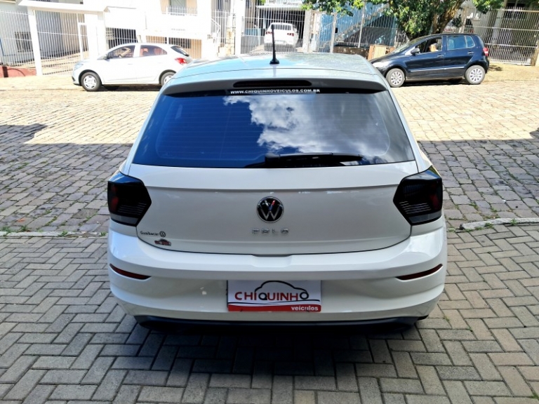 VOLKSWAGEN - POLO - 2023/2023 - Branca - R$ 75.900,00