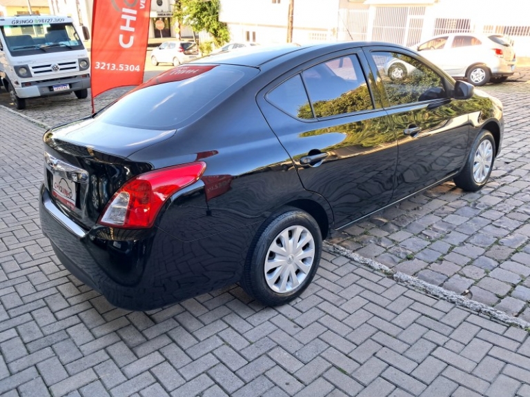 NISSAN - VERSA - 2020/2021 - Preta - R$ 64.900,00