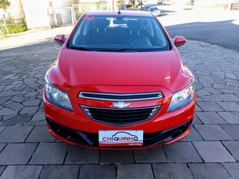 CHEVROLET - ONIX - 2013/2014 - Vermelha - R$ 47.900,00