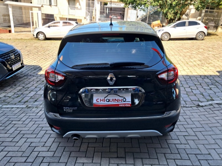 RENAULT - CAPTUR - 2017/2018 - Preta - R$ 79.900,00