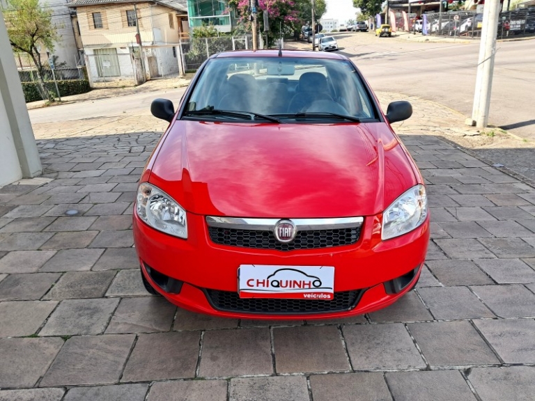 FIAT - SIENA - 2012/2013 - Vermelha - R$ 33.900,00