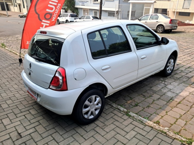 RENAULT - CLIO - 2015/2016 - Branca - R$ 38.900,00