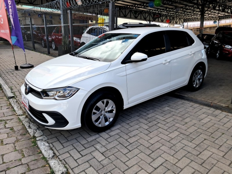 VOLKSWAGEN - POLO - 2023/2023 - Branca - R$ 75.900,00