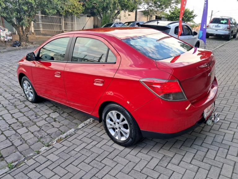 CHEVROLET - PRISMA - 2013/2014 - Vermelha - R$ 51.900,00