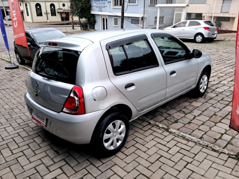 RENAULT - CLIO - 2012/2013 - Prata - R$ 29.900,00