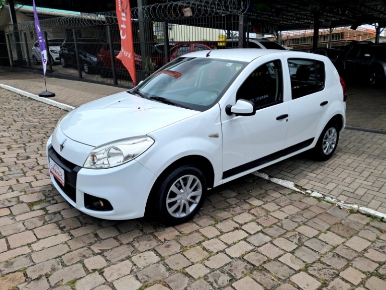 RENAULT - SANDERO - 2012/2013 - Branca - R$ 32.900,00