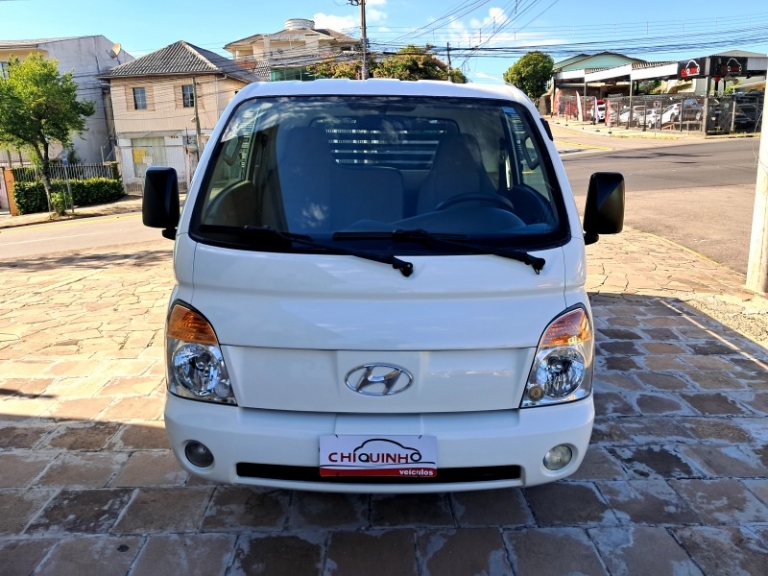 HYUNDAI - HR - 2011/2012 - Branca - R$ 85.900,00