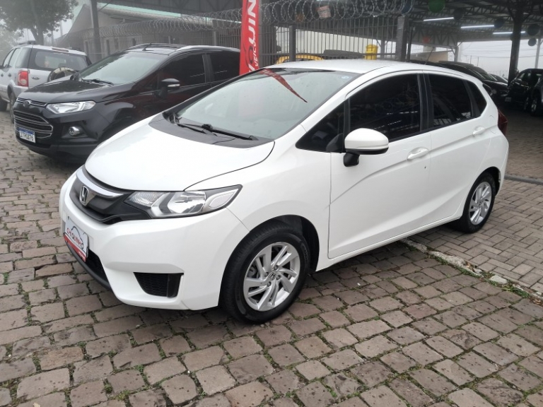 HONDA - FIT - 2015/2015 - Branca - R$ 59.900,00