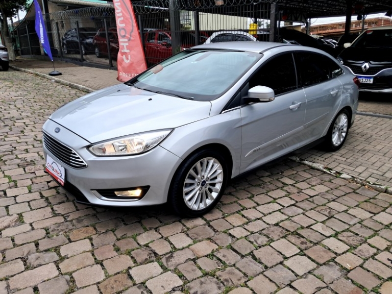 FORD - FOCUS - 2015/2016 - Prata - R$ 64.900,00