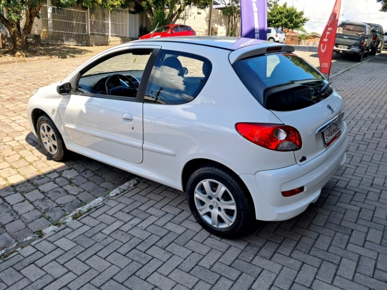 PEUGEOT - 207 - 2012/2013 - Branca - R$ 24.900,00