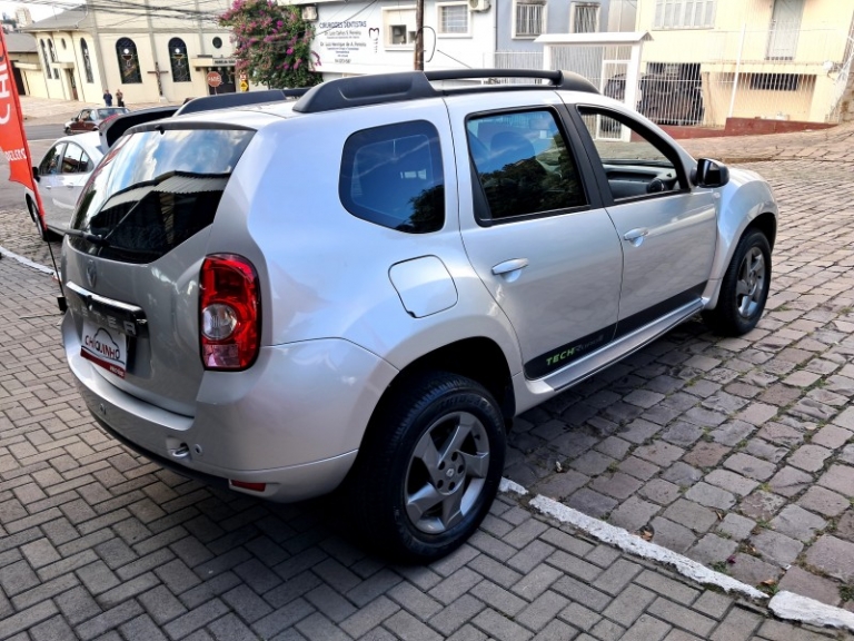 RENAULT - DUSTER - 2014/2015 - Prata - R$ 56.900,00