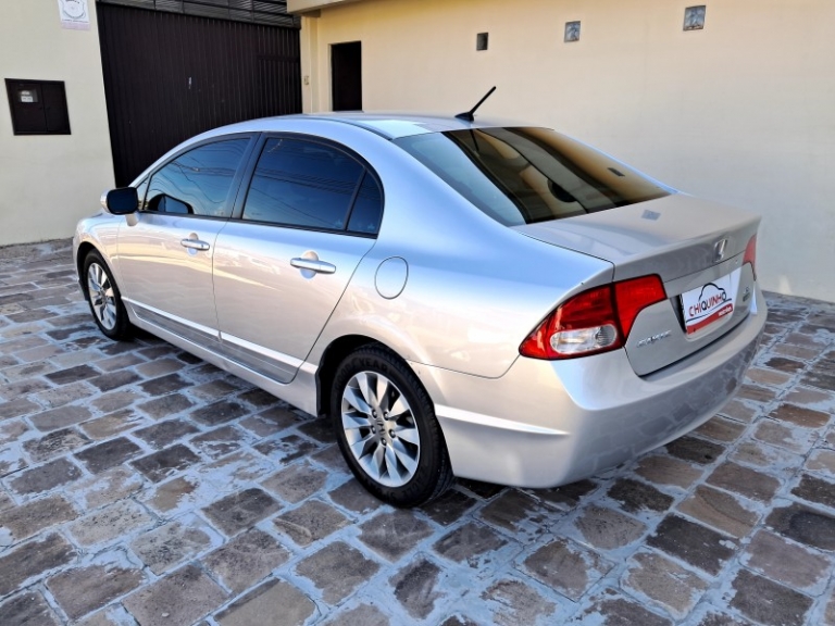 HONDA - CIVIC - 2010/2011 - Prata - R$ 56.900,00